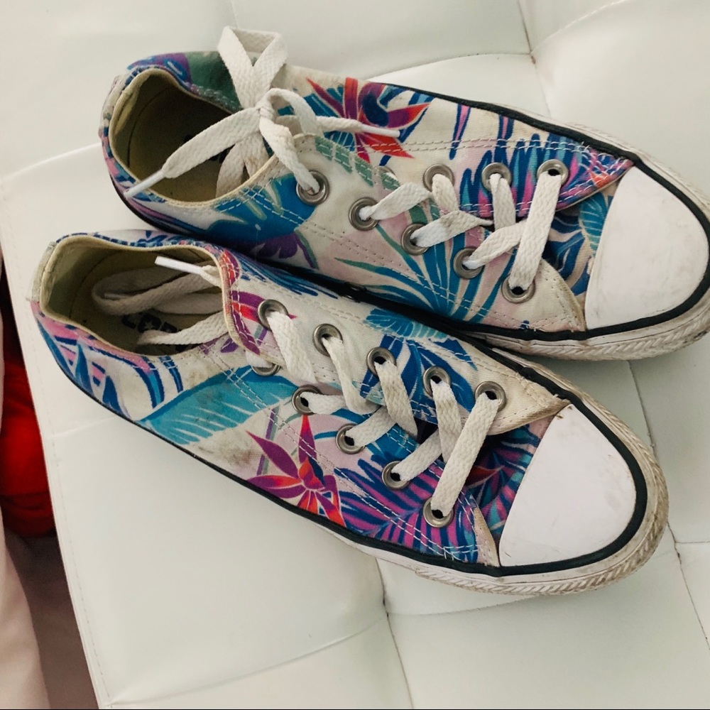 Converse floral